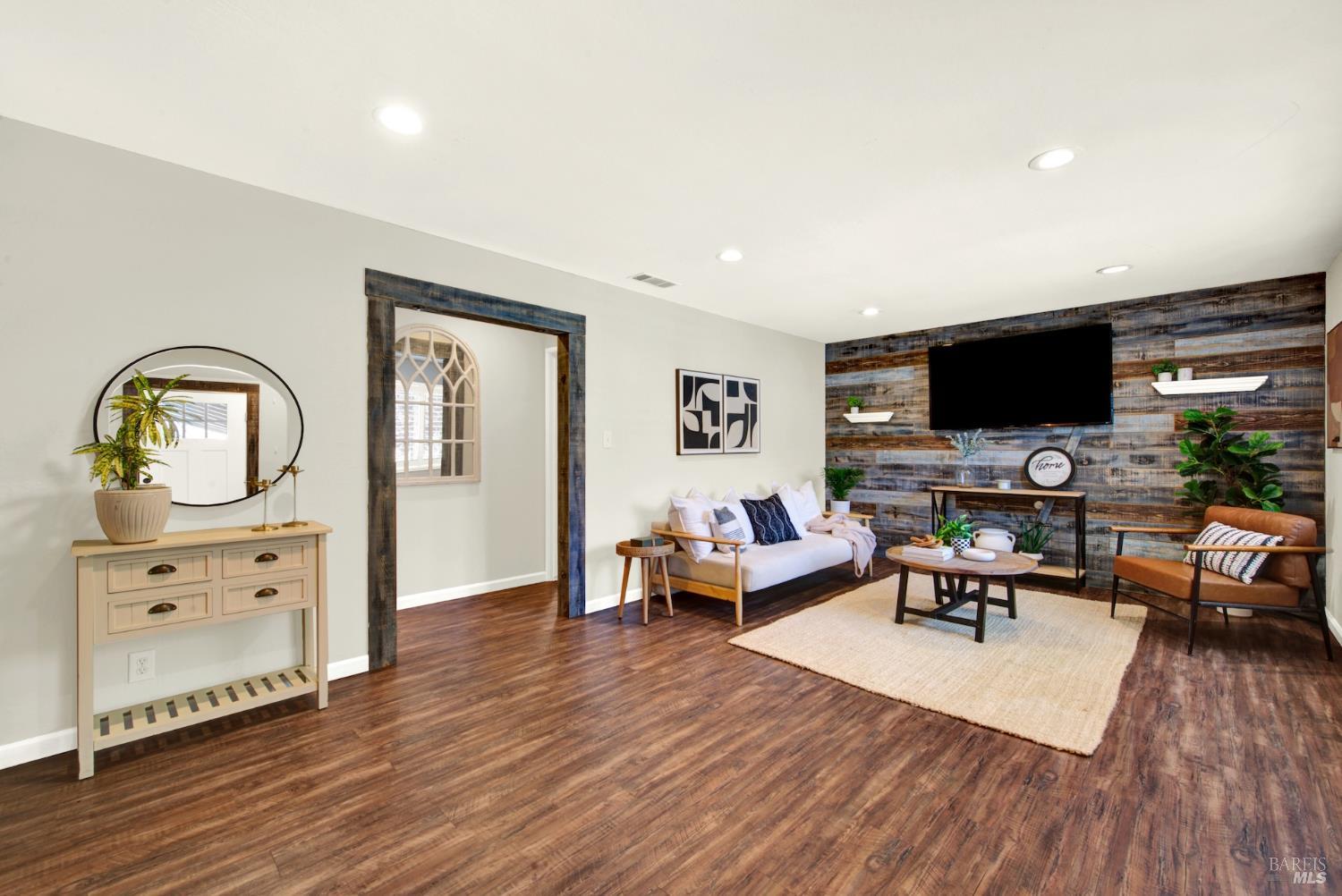 240 N West Street Vacaville CA 95688