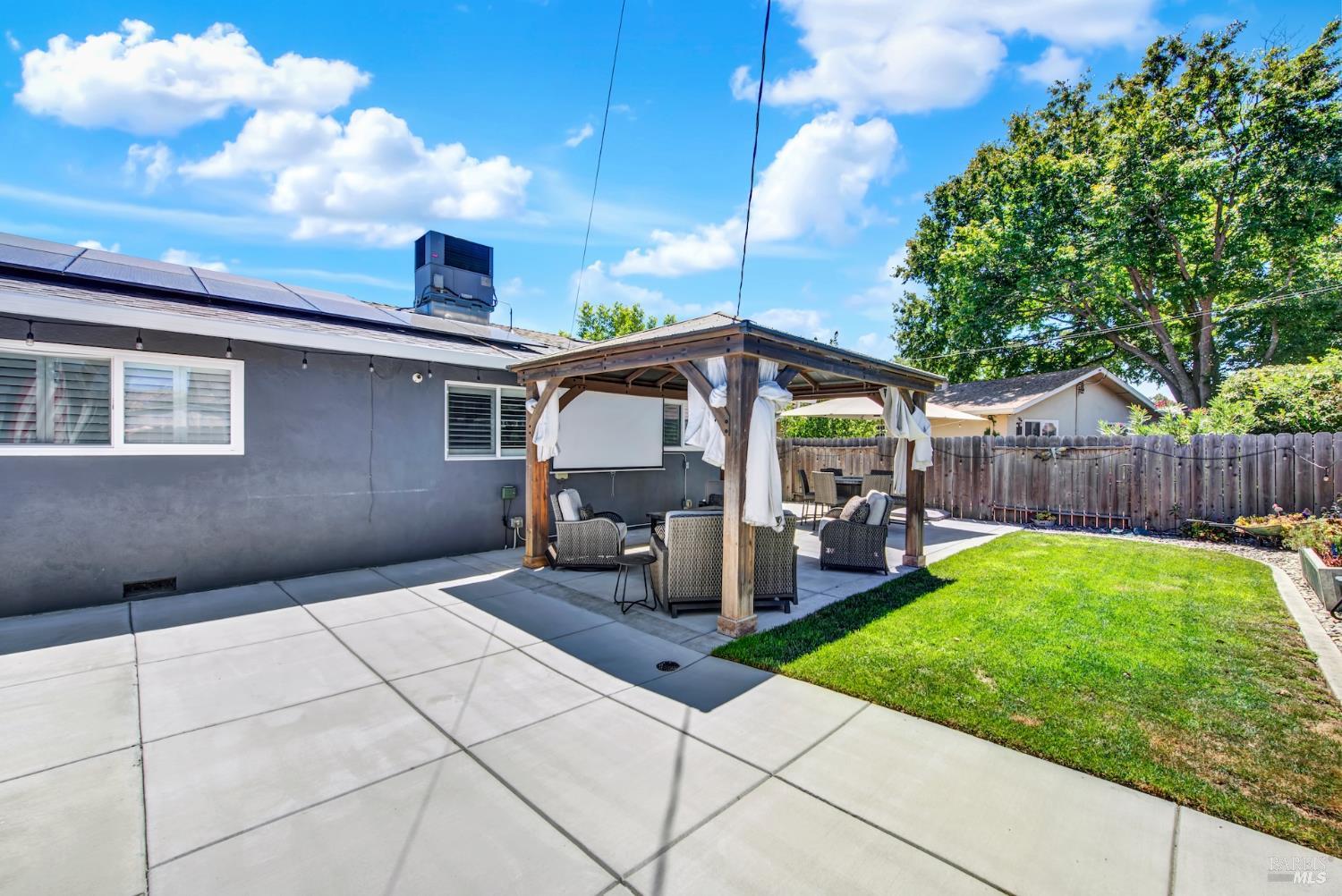 240 N West Street Vacaville CA 95688