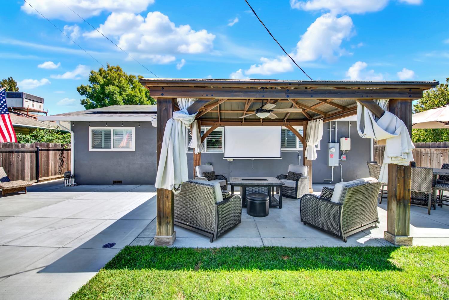 240 N West Street Vacaville CA 95688
