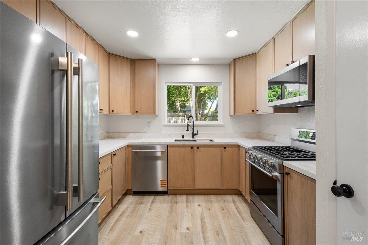 4911 Oak Park Way Santa Rosa CA 95409