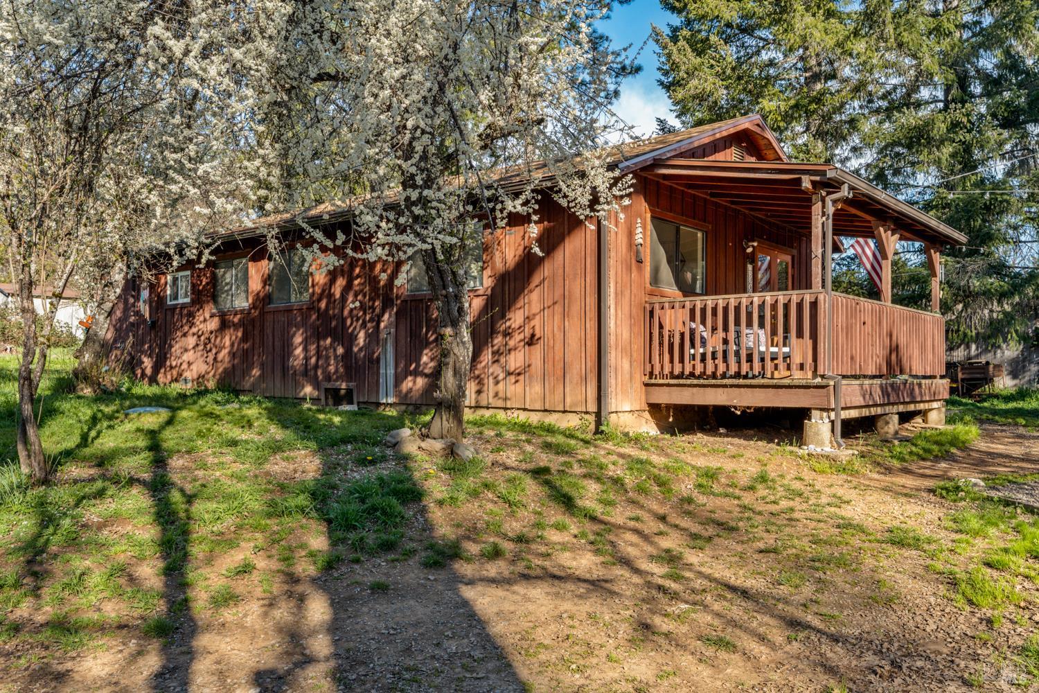 44250 Lakeview Avenue Laytonville CA 95454