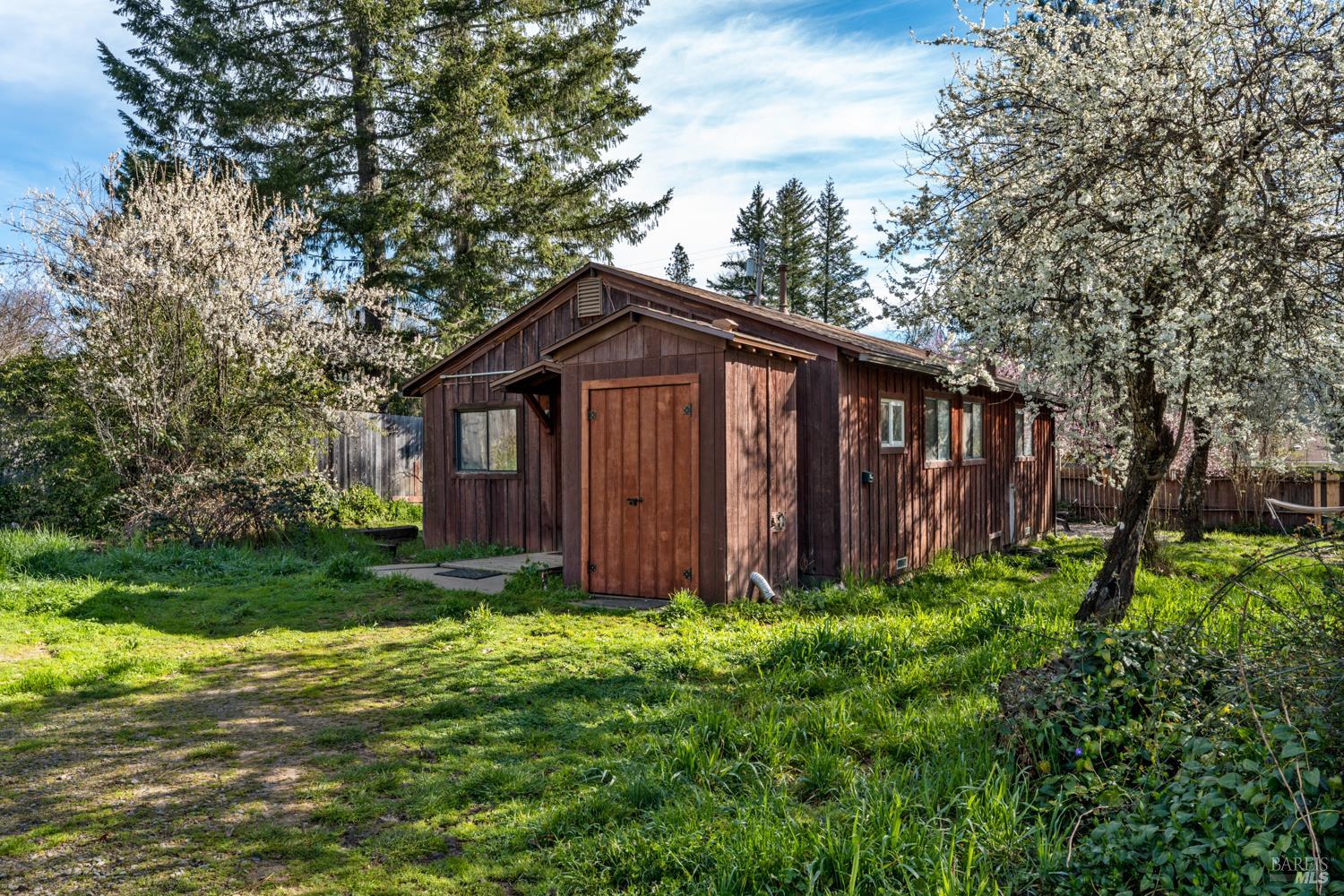 44250 Lakeview Avenue Laytonville CA 95454