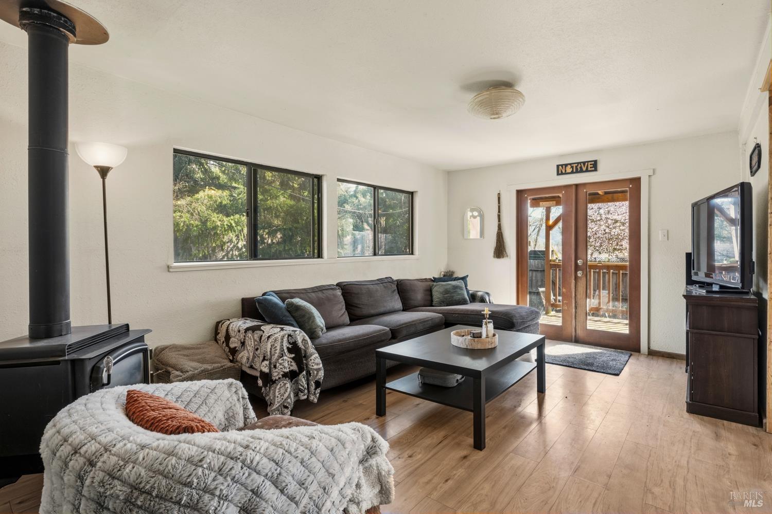 44250 Lakeview Avenue Laytonville CA 95454