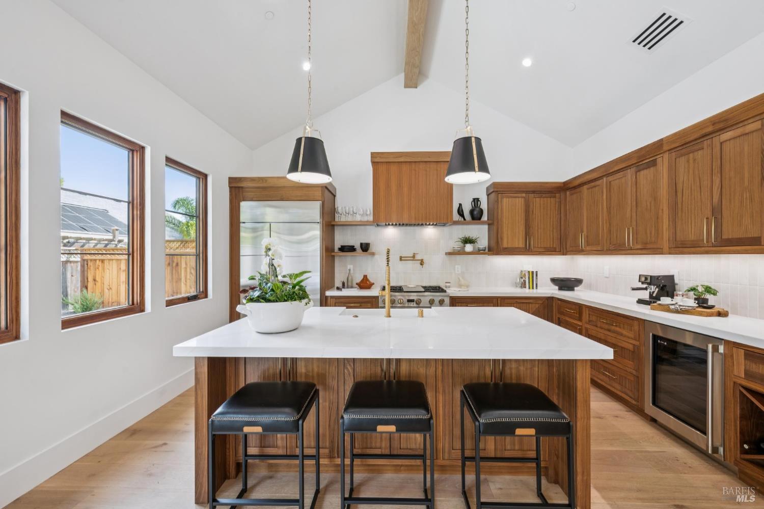 660 Oak Lane Sonoma CA 95476