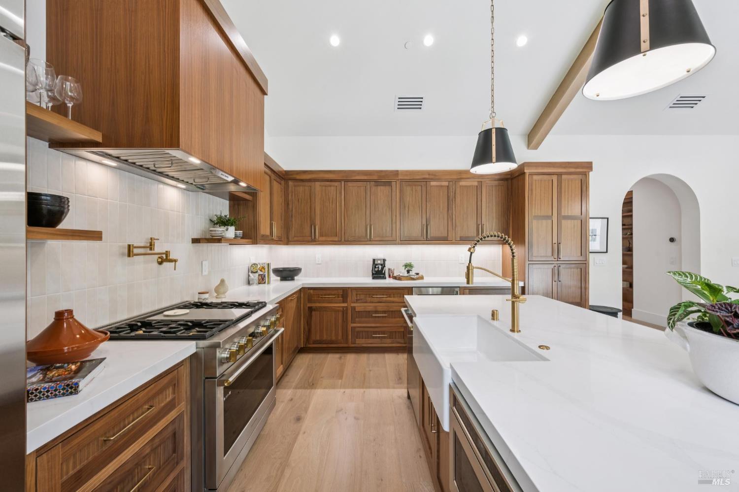 660 Oak Lane Sonoma CA 95476