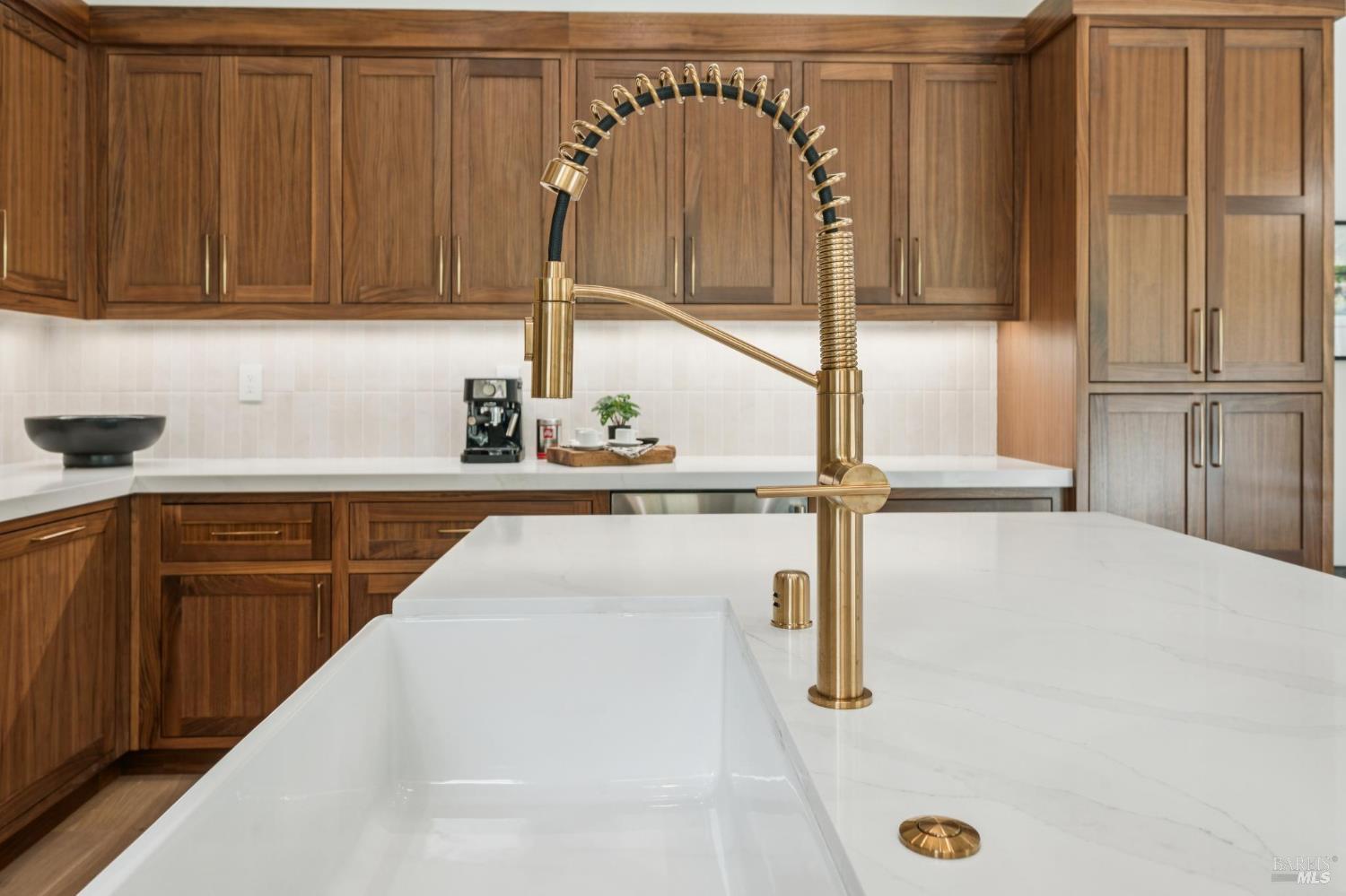 660 Oak Lane Sonoma CA 95476