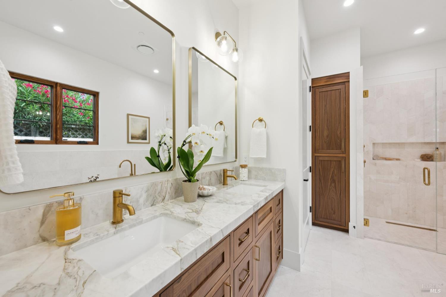 660 Oak Lane Sonoma CA 95476