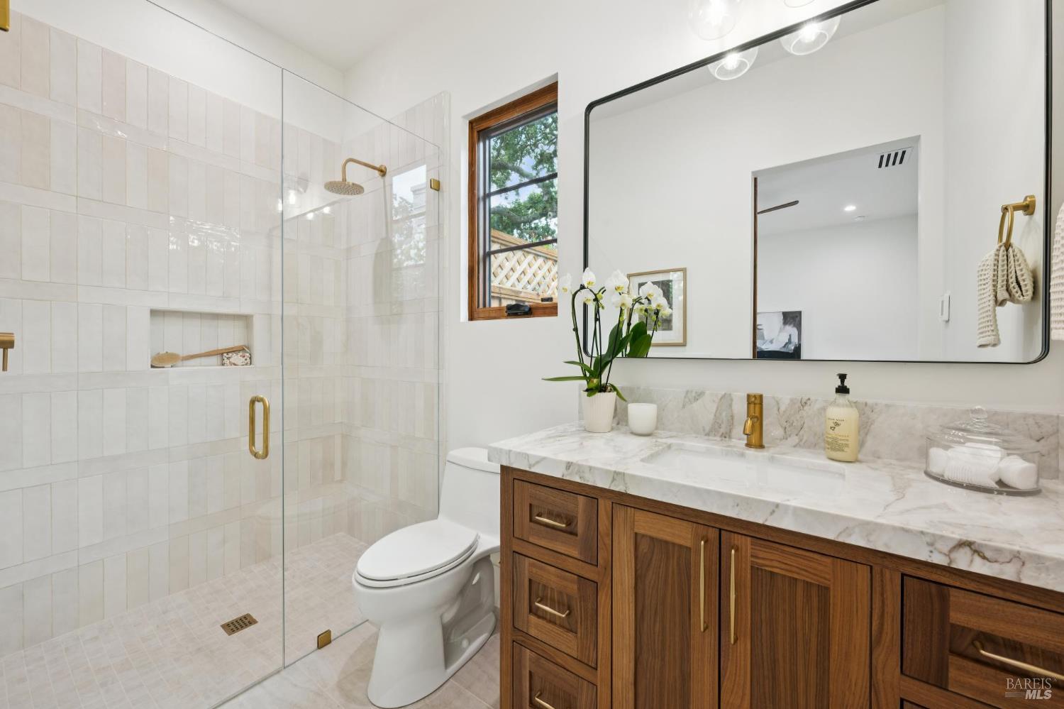 660 Oak Lane Sonoma CA 95476