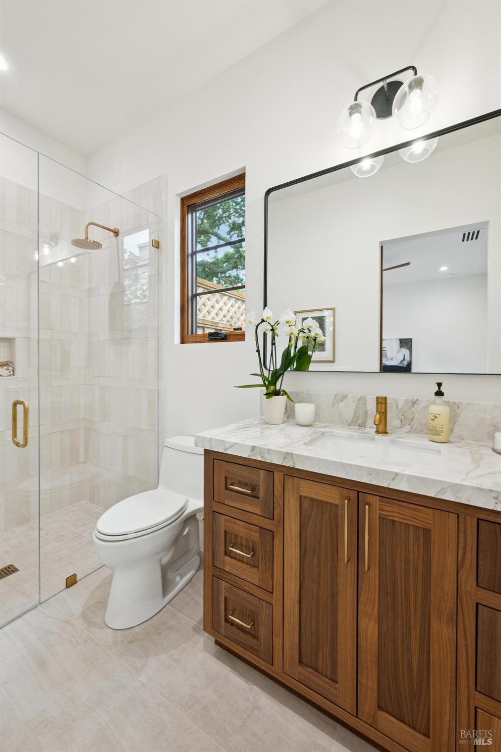 660 Oak Lane Sonoma CA 95476