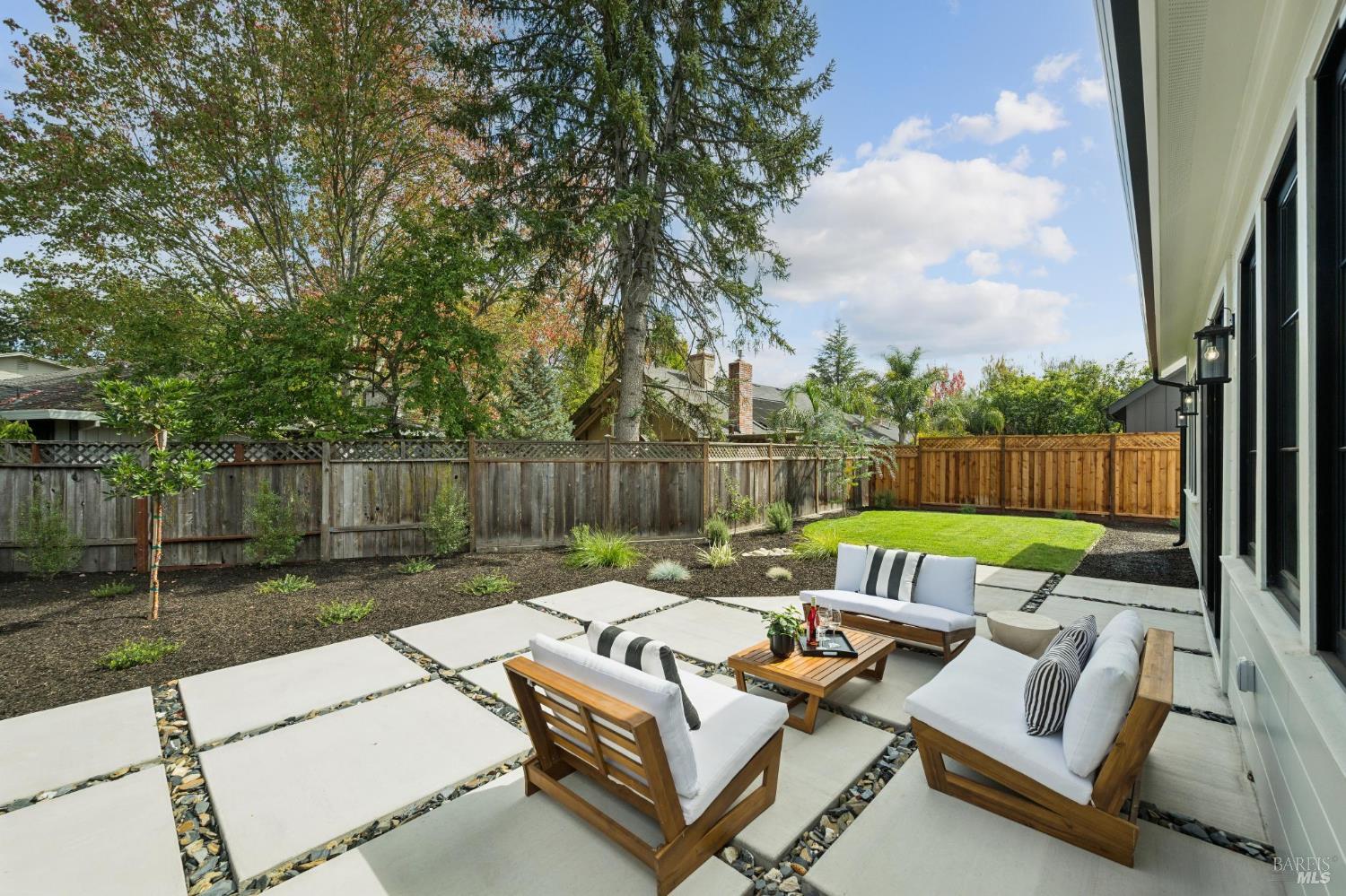 660 Oak Lane Sonoma CA 95476