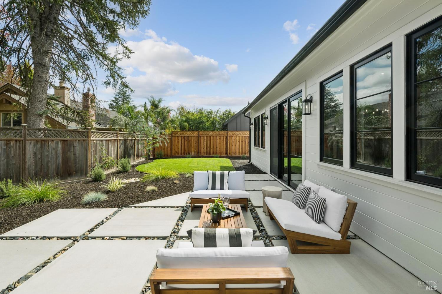 660 Oak Lane Sonoma CA 95476
