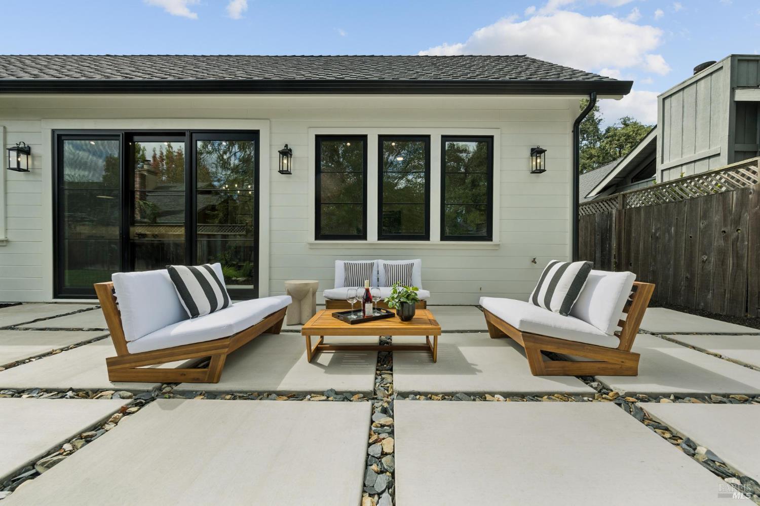 660 Oak Lane Sonoma CA 95476