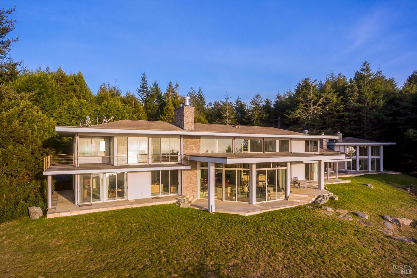 43850 Buckhorn Cove Road E Little River CA 95456