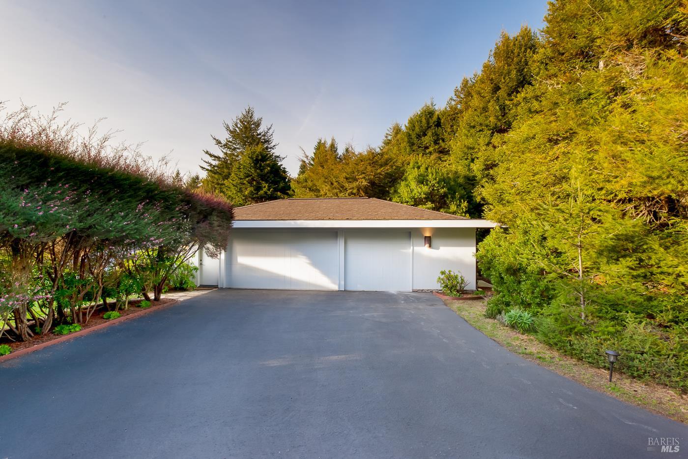 43850 Buckhorn Cove Road E Little River CA 95456