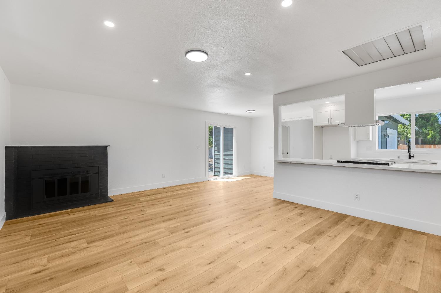 808 Helen Way Woodland CA 95776