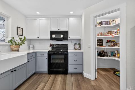 3723 Crestview Drive Santa Rosa CA 95403