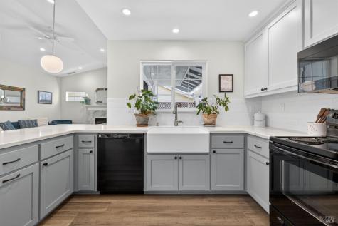 3723 Crestview Drive Santa Rosa CA 95403