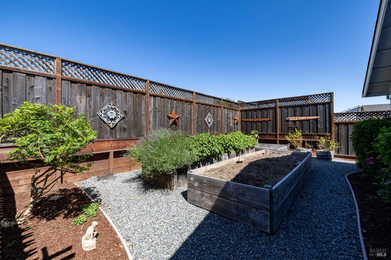 3723 Crestview Drive Santa Rosa CA 95403