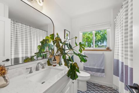 21800 River Road Geyserville CA 95441