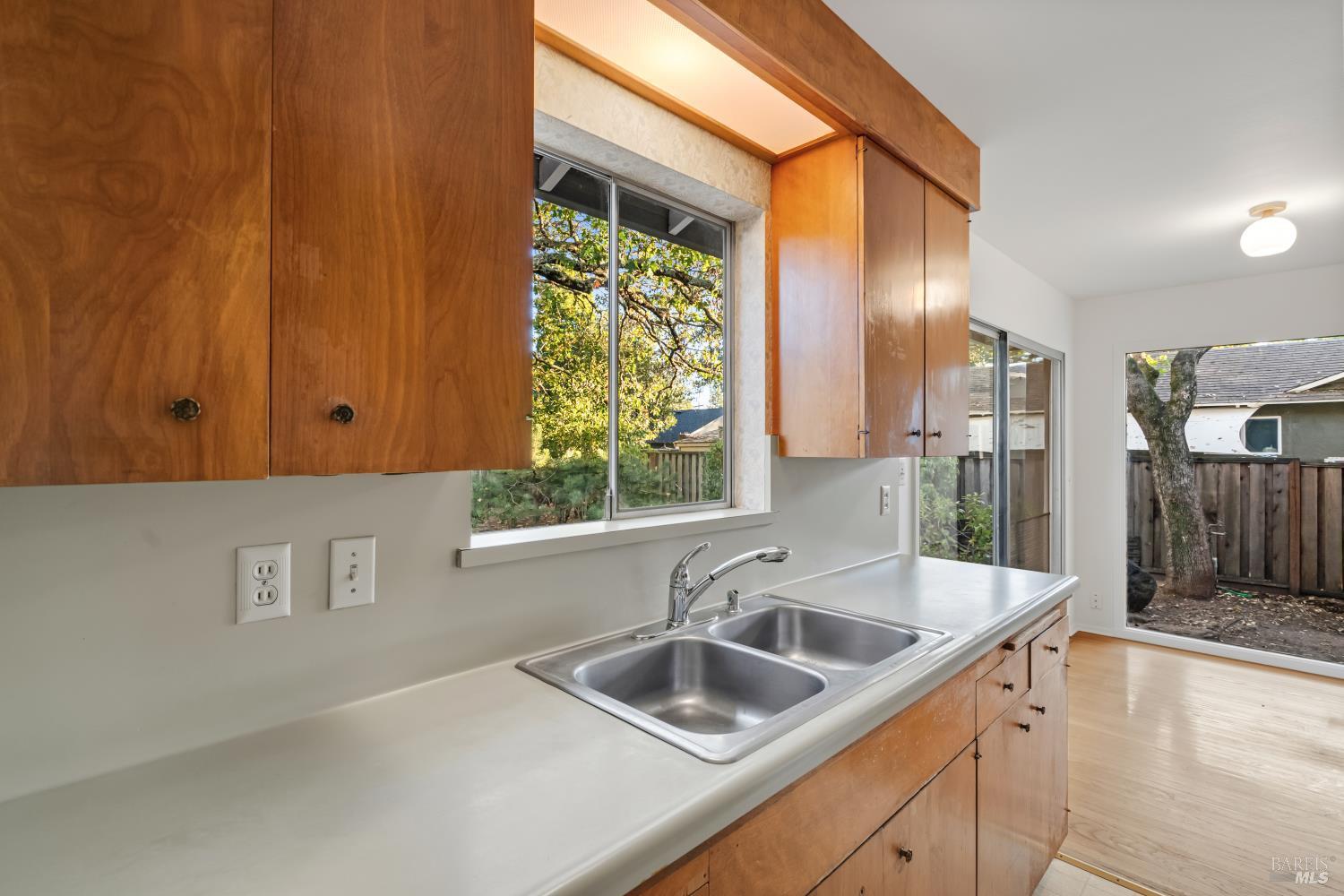 580 E Thomson Avenue Sonoma CA 95476
