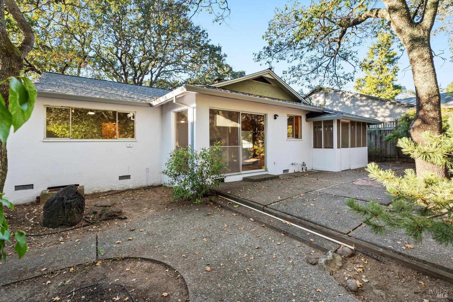 580 E Thomson Avenue Sonoma CA 95476