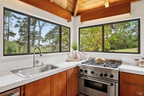 10 Miwok Way Inverness CA 94937