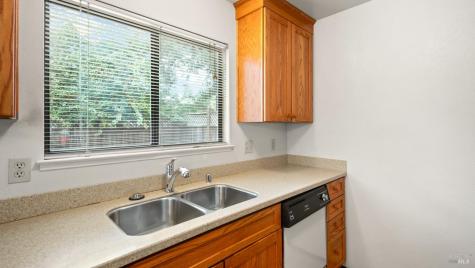 360 Raven Court Healdsburg CA 95448