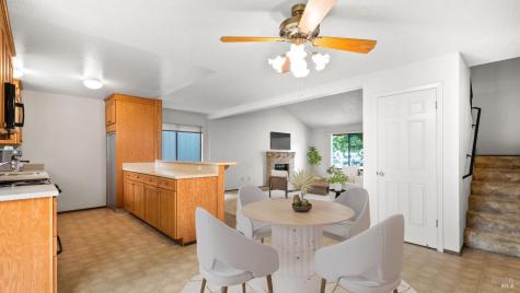 360 Raven Court Healdsburg CA 95448