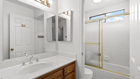 360 Raven Court Healdsburg CA 95448