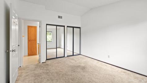 360 Raven Court Healdsburg CA 95448