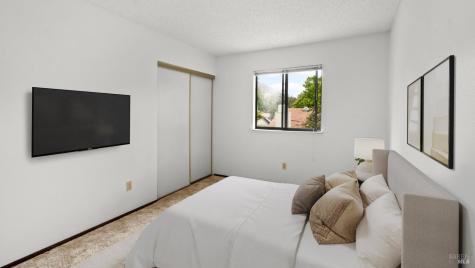 360 Raven Court Healdsburg CA 95448