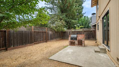 360 Raven Court Healdsburg CA 95448