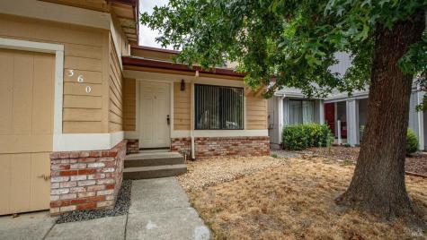 360 Raven Court Healdsburg CA 95448