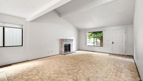 360 Raven Court Healdsburg CA 95448