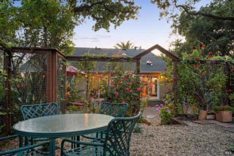 106 Hooker Avenue Sonoma CA 95476