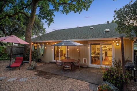 106 Hooker Avenue Sonoma CA 95476
