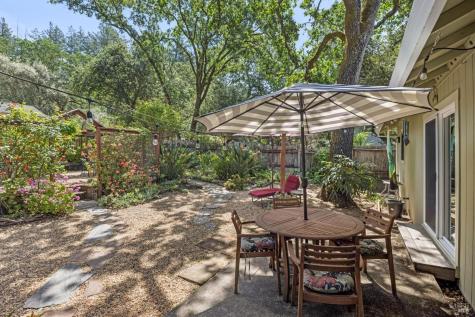 106 Hooker Avenue Sonoma CA 95476