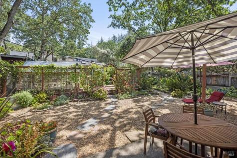 106 Hooker Avenue Sonoma CA 95476