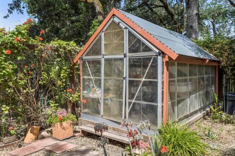 106 Hooker Avenue Sonoma CA 95476