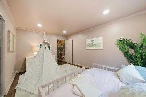 370 Via La Cumbre Greenbrae CA 94904