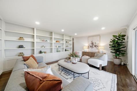 370 Via La Cumbre Greenbrae CA 94904