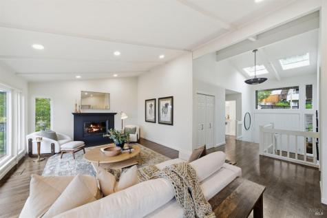 370 Via La Cumbre Greenbrae CA 94904