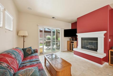 109 Douglas Fir Circle Cloverdale CA 95425