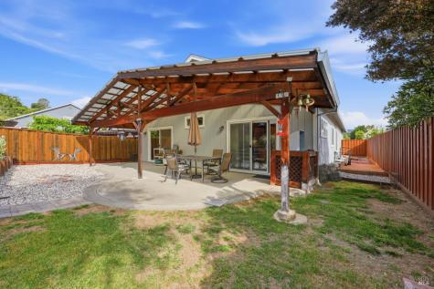 109 Douglas Fir Circle Cloverdale CA 95425