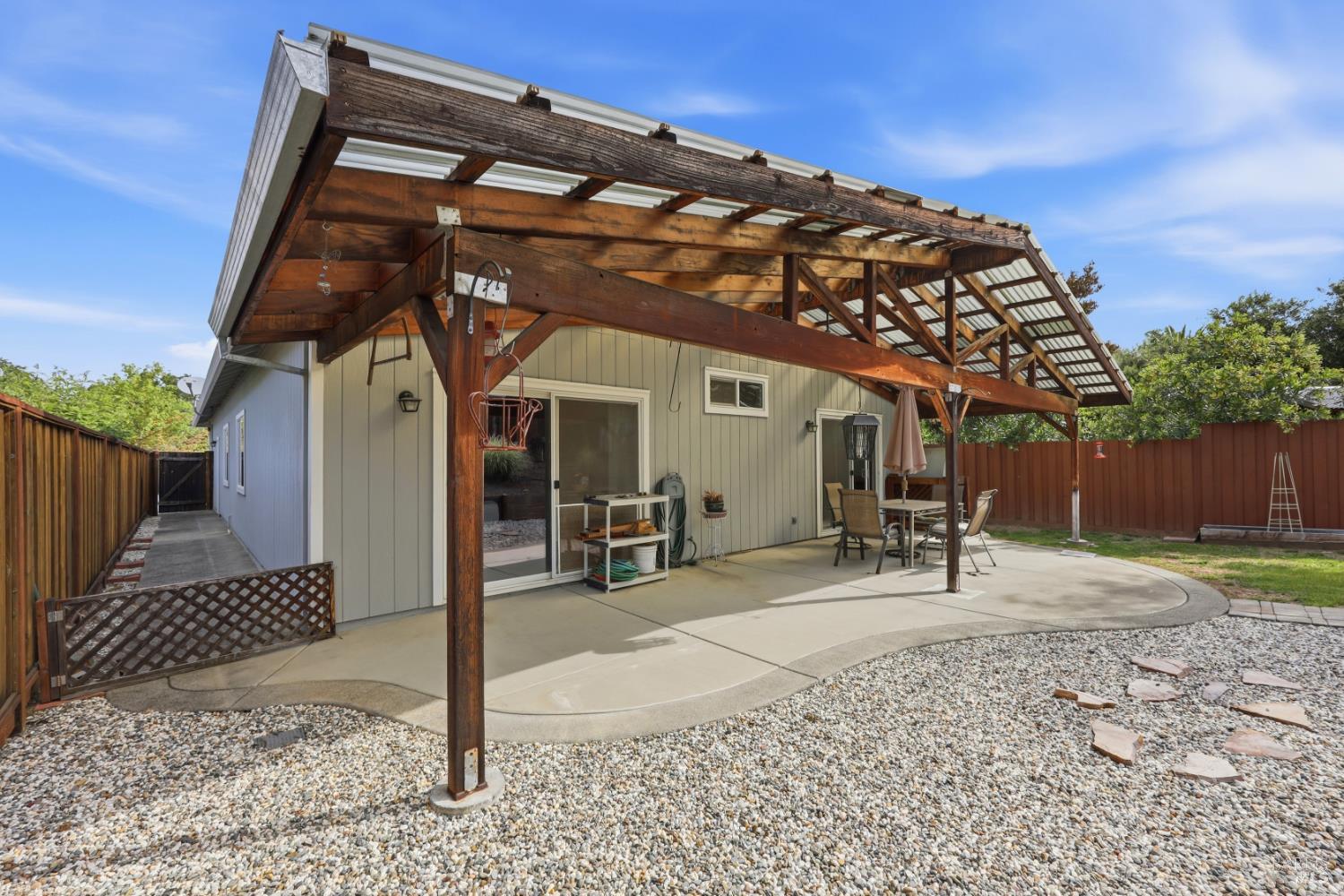 109 Douglas Fir Circle Cloverdale CA 95425
