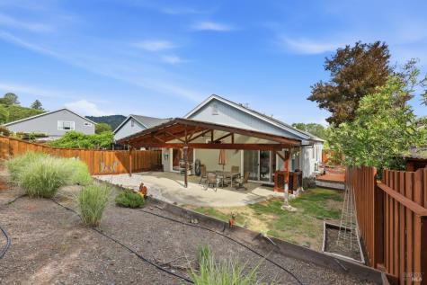 109 Douglas Fir Circle Cloverdale CA 95425