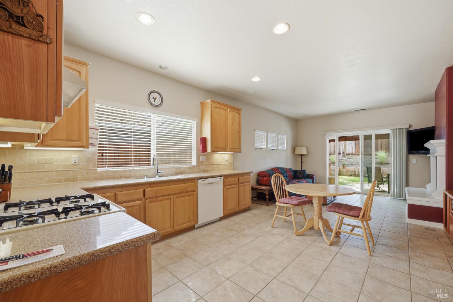 109 Douglas Fir Circle Cloverdale CA 95425