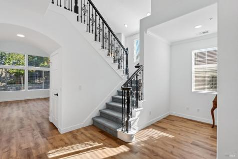 106 Grape Gables Way Cloverdale CA 95425