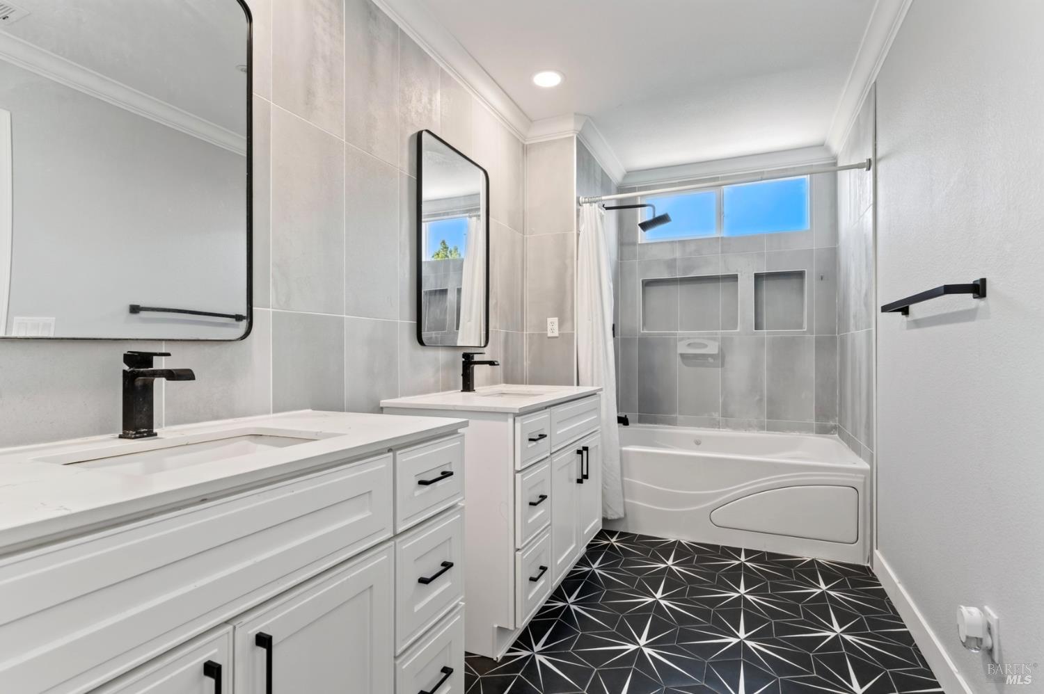106 Grape Gables Way Cloverdale CA 95425