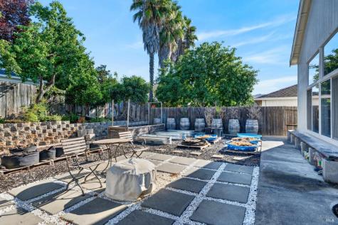 106 Grape Gables Way Cloverdale CA 95425